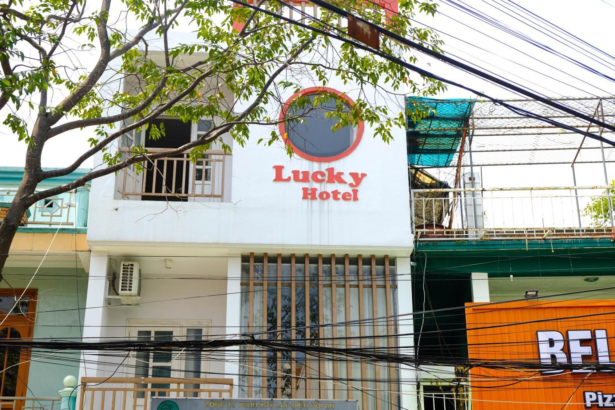 Lucky Hoi An Hotel Buitenkant foto