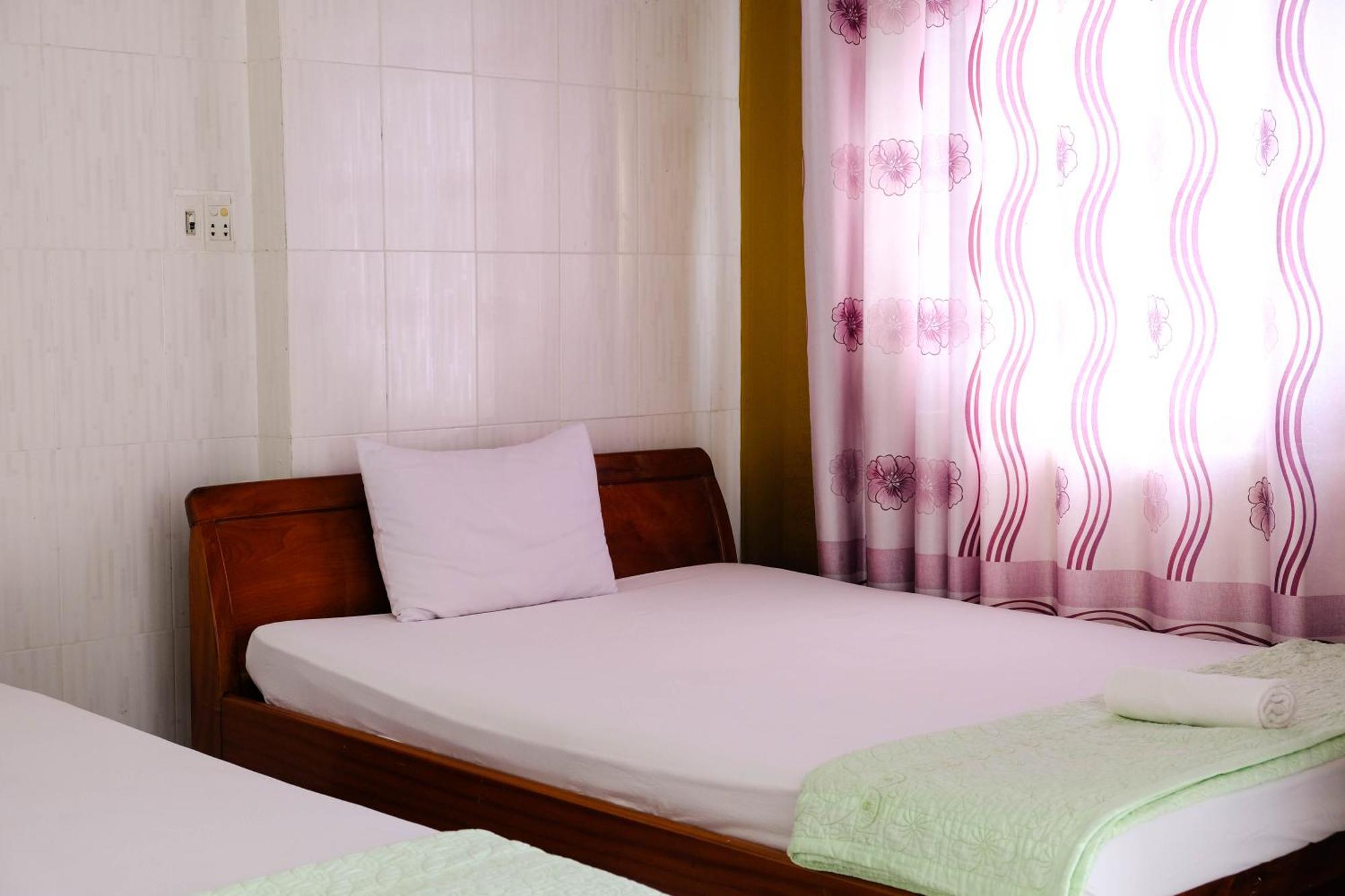 Lucky Hoi An Hotel Buitenkant foto