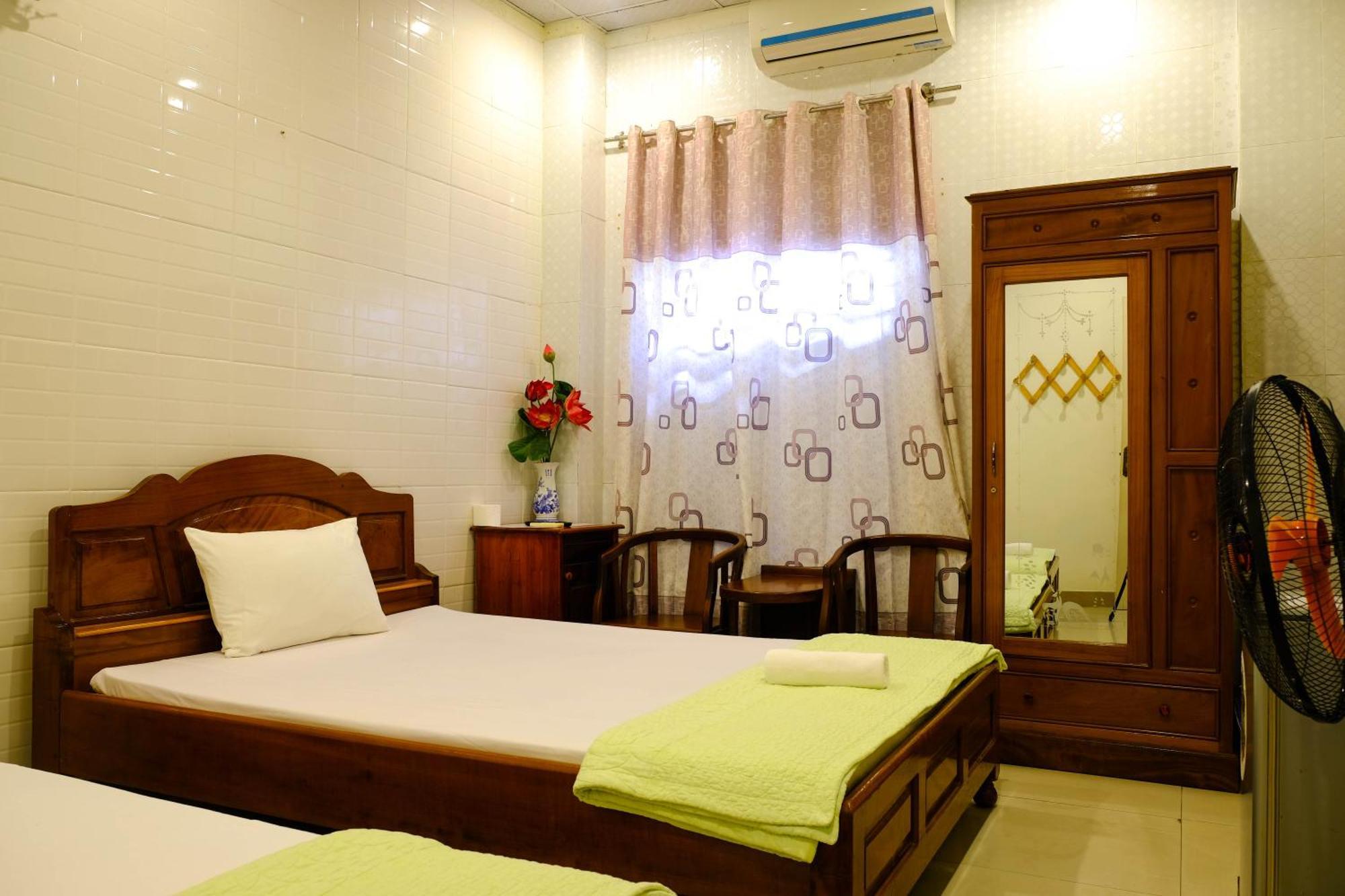 Lucky Hoi An Hotel Buitenkant foto